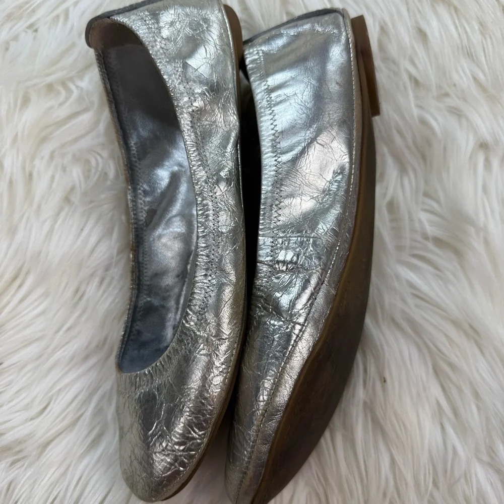 Tory Burch Eddie Metallic Crackled Leather Ballet Flats Silver | Size 8.5